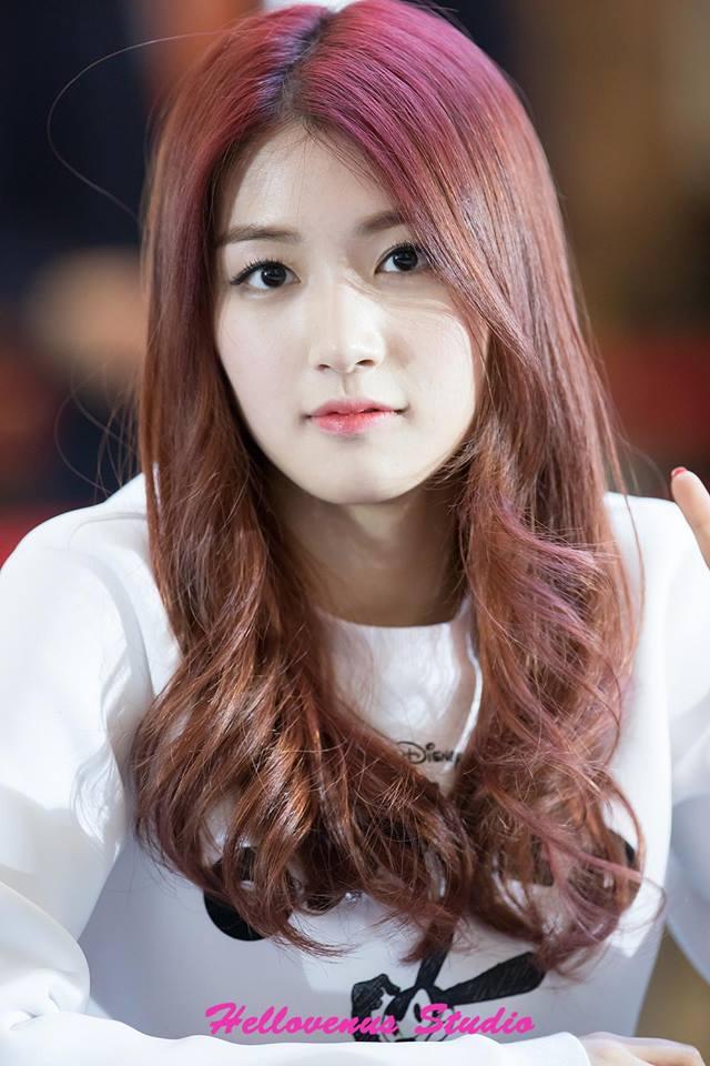 Wiggle Wiggle" - Chaeyeon Ahn "Yeoreum"   Yeoreum   Pinterest