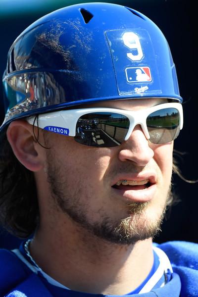 Yasmani Grandal Photos Photos - Chicago White Sox V Los Angeles