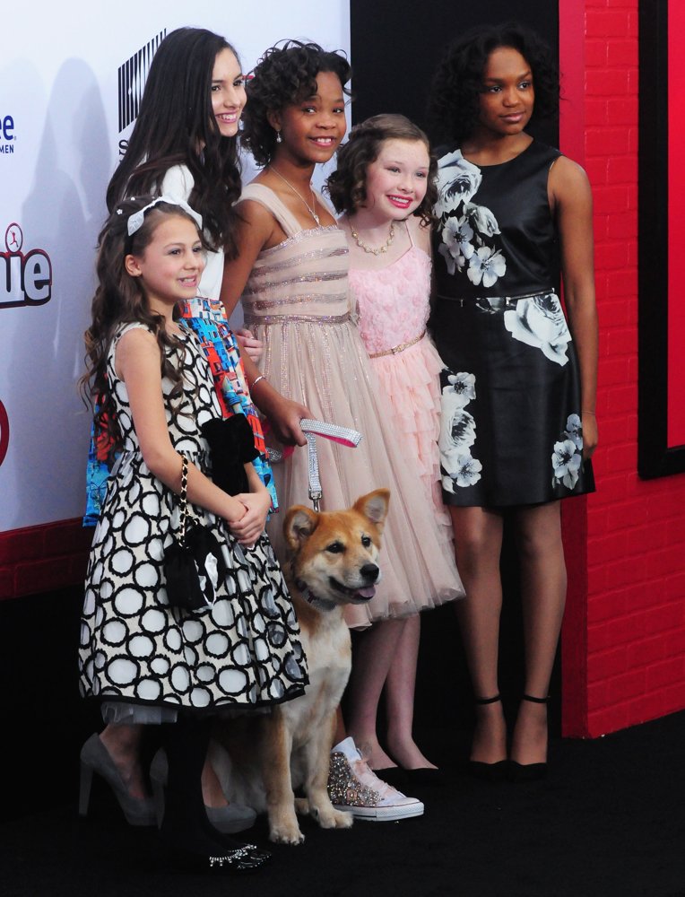 Zoe Margaret Colletti Picture 3 - New York Premiere Of Annie