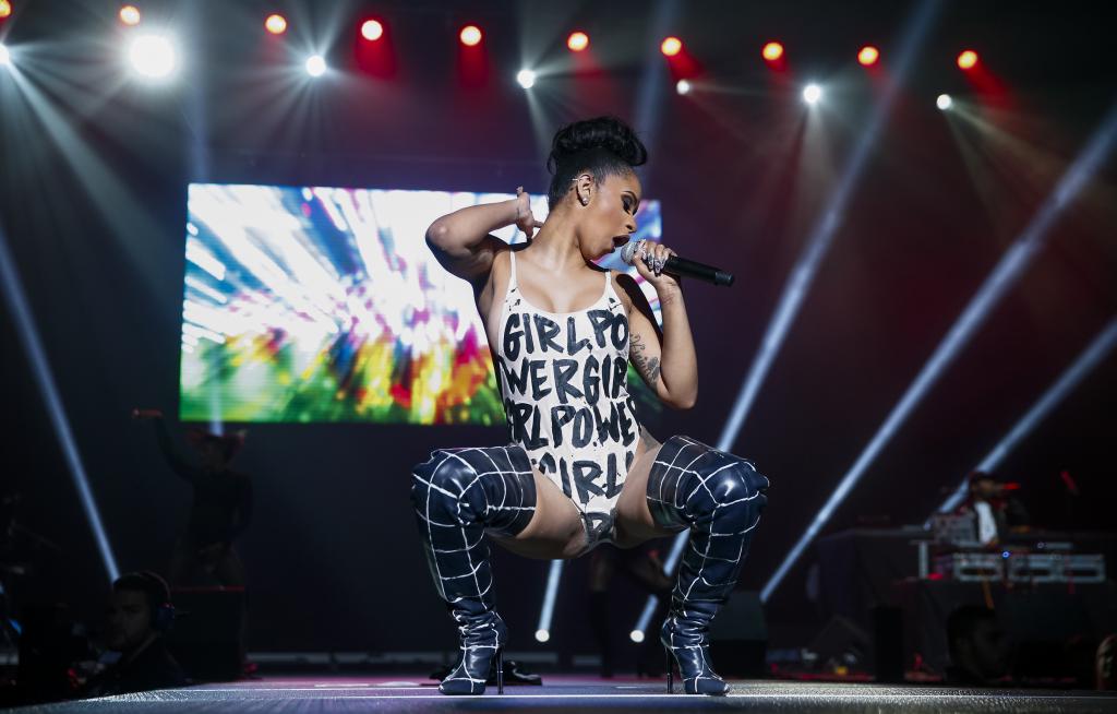 Cardi B How The Rapper Escaped Poverty To Top Billboard Money