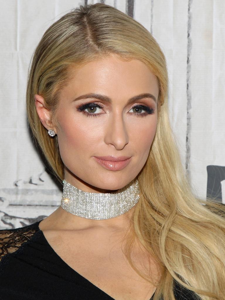 Paris Hilton / Paris Hilton Says It S Hard For Her To Be Normal In New