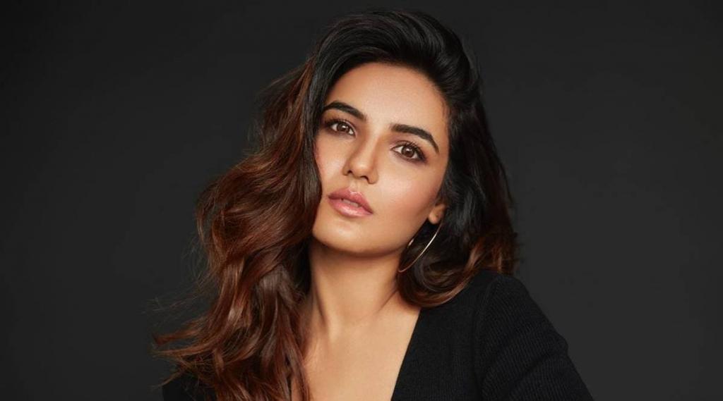Jasmin Bhasin says father had a hard time finding hospital bed for her