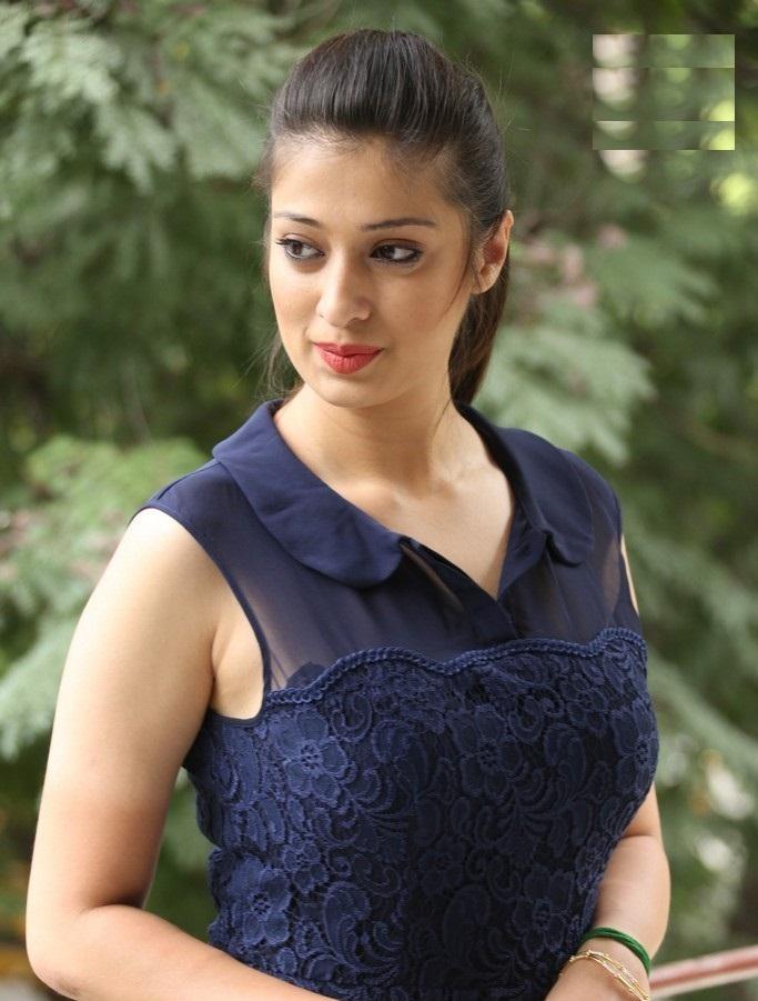 Raai Laxmi Hot Full HD Pictures, Wallpapers & Photos