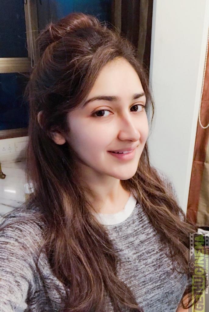 Actress Sayesha Saigal 2017 Cute & HD Photos - Gethu Cinema