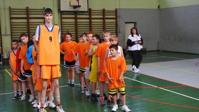 Robert Bobroczky The Tallest Teenager Romania