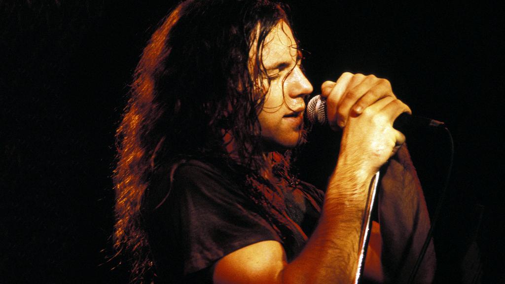 Pearl Jam's Eddie Vedder Talks Story Behind 'Jeremy' & Love Of