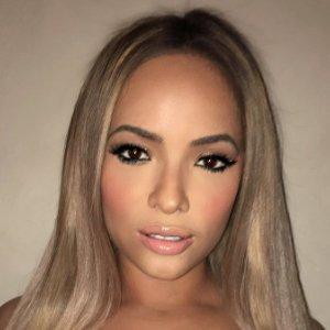 Stephanie Santiago - Bio, Facts, Family Famous Birthdays