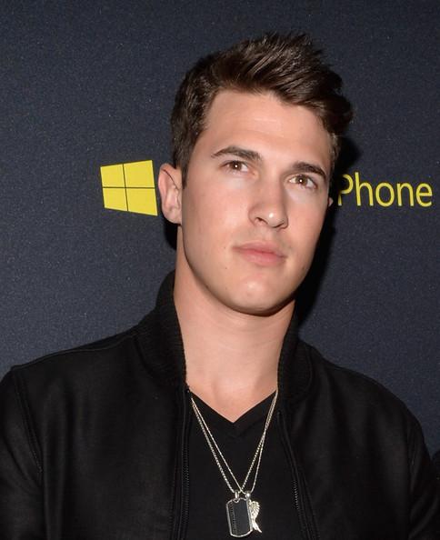 Cal Shapiro Photos Photos - Performances At The VMA Song Of The