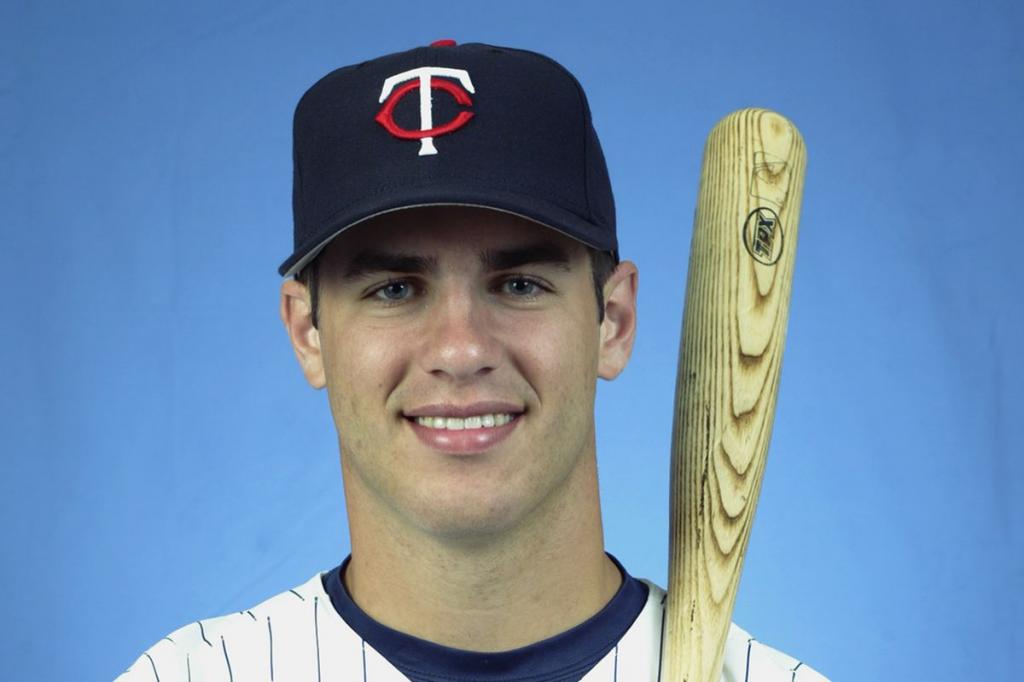 Top Ten Reasons Why Joe Mauer Sucks - Twinkie Town