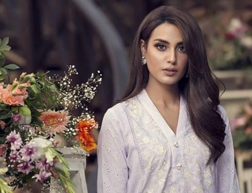 Iqra Aziz HD Images Pakistan Today