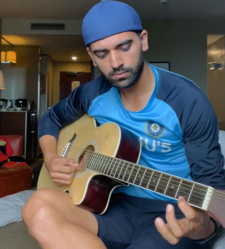 Deepak Chahar plays DDLJ song on guitar - Rediff Cricket