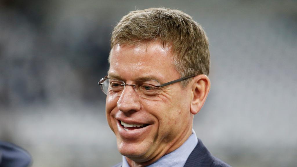 Troy Aikman says he almost signed with three teams after Cowboys