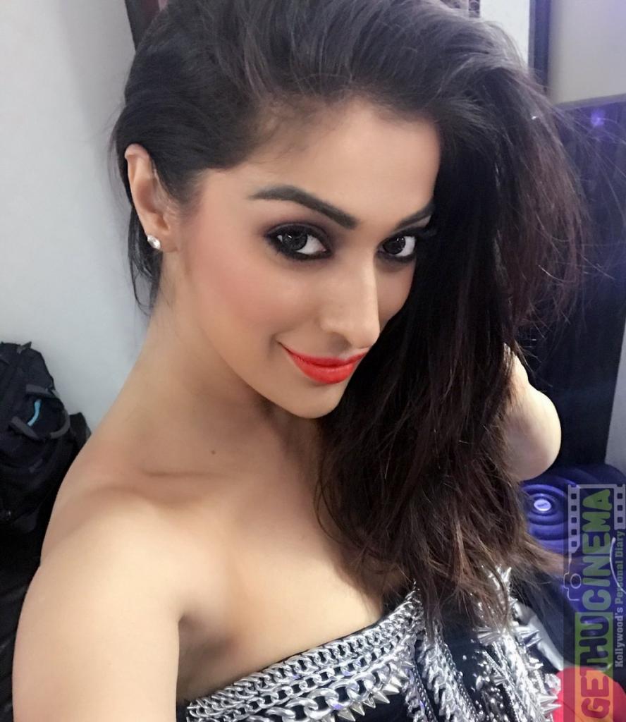 Actress Raai Laxmi aka Lakshmi Rai 2017 HD Photos - Gethu