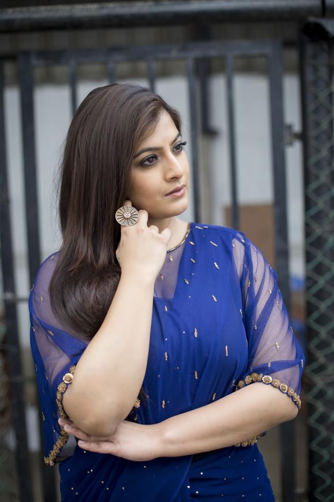 Actress Varalaxmi Sarathkumar Latest Photoshoot In Blue Saree