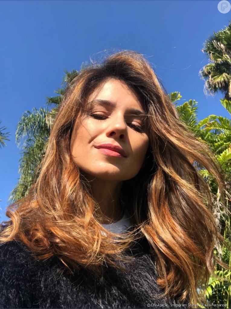 Paula Fernandes clareia o cabelo em mudana de visual