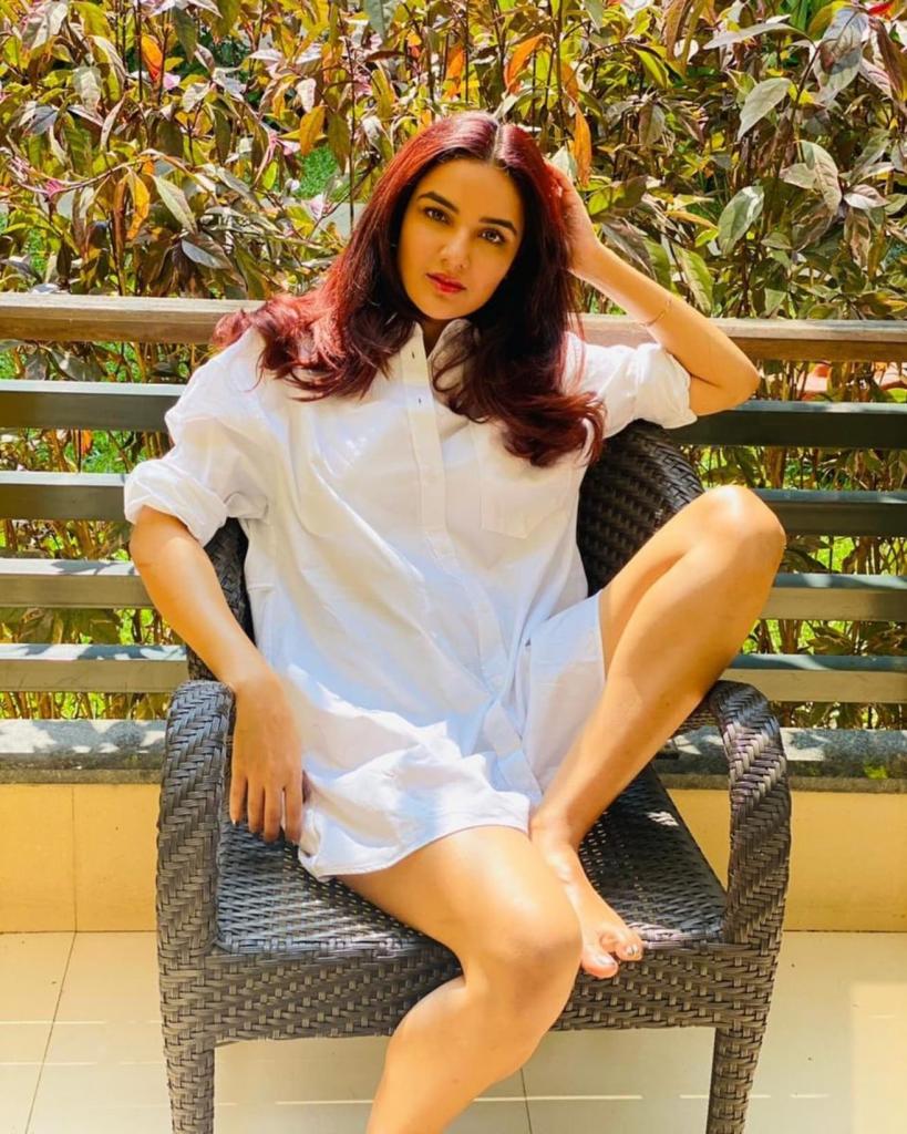 Jasmin Bhasin's Stunning Pictures Leave Her Looking Like No Less Than a