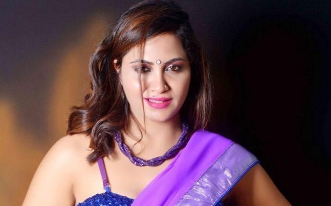 Bigg Boss 11 Controversy Queen Arshi Khan Is Married Has Ten