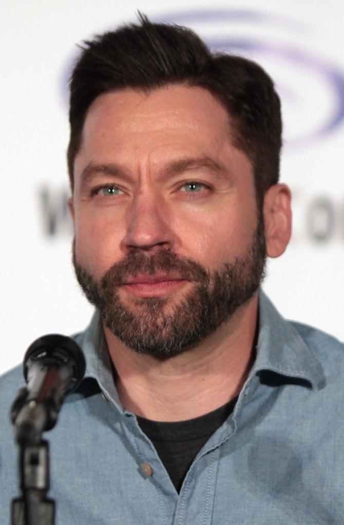 Michael Weston - Wikipedia