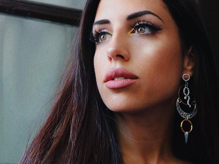 Anabel.mua tiene en maquillaje ideal para noches de verano