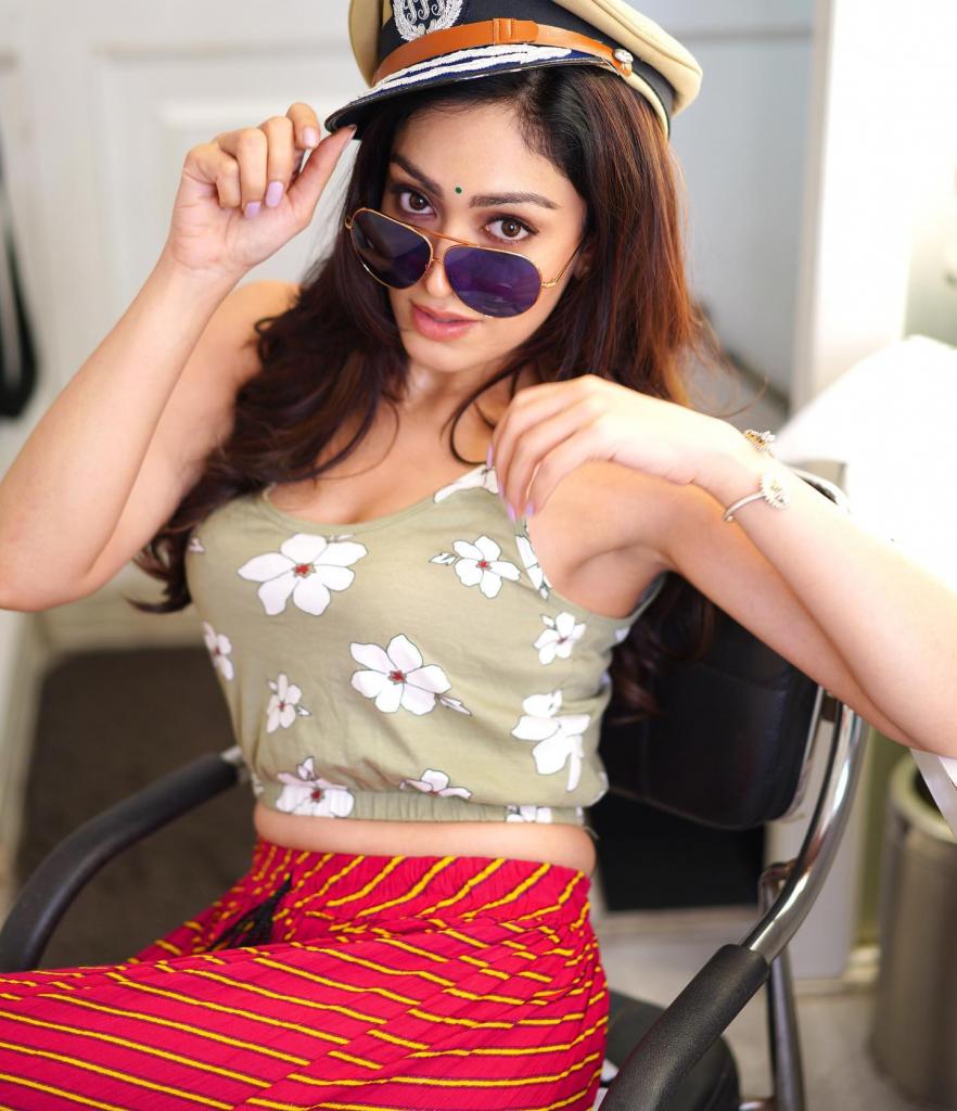 Indian Actress Khushali Kumar Latest Hot Photos