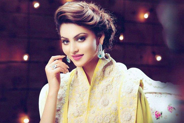 Urvashi Rautela Age Height Boyfriend Mother And Biography