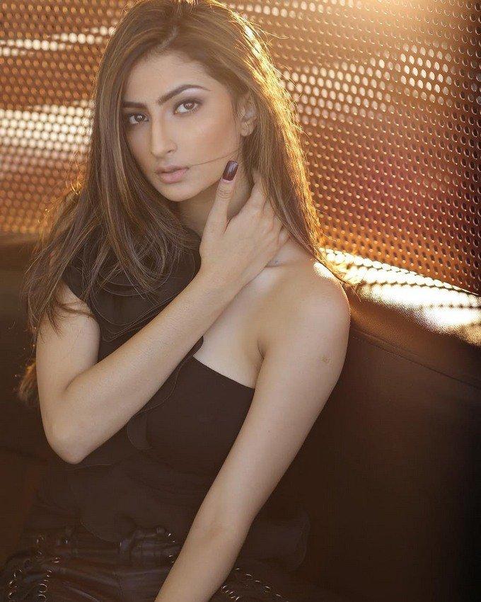 Actress Palak Tiwari Hot Photo Gallery