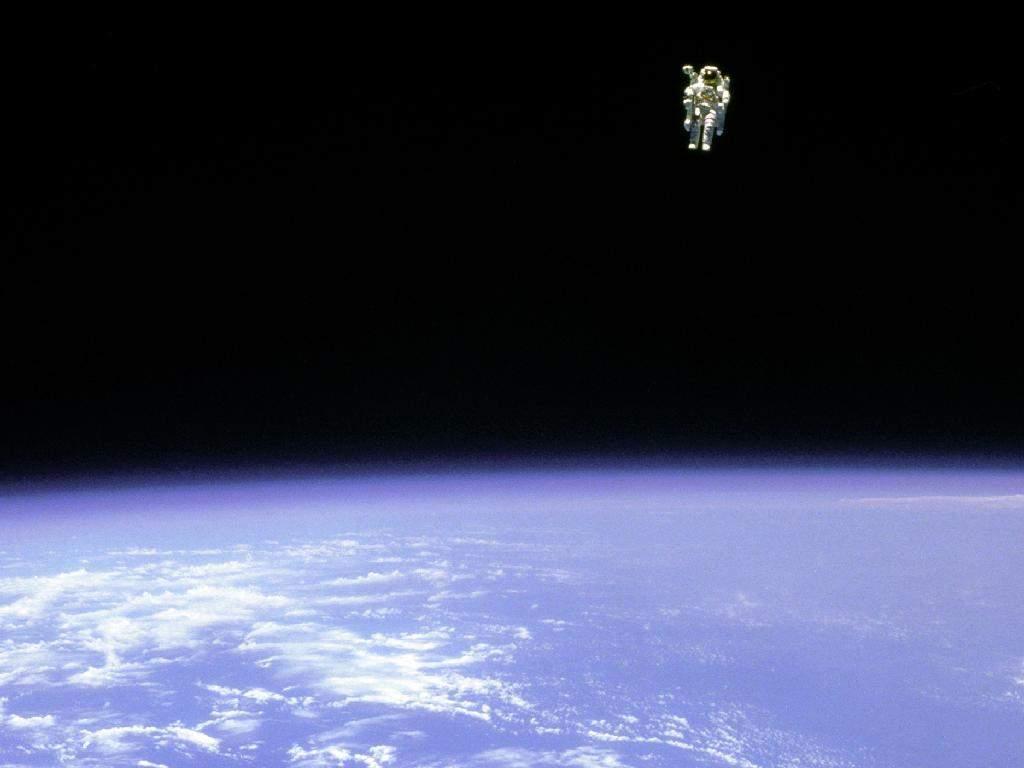 Bruce McCandless TerrifyingLooking Spacewalk Popular Science