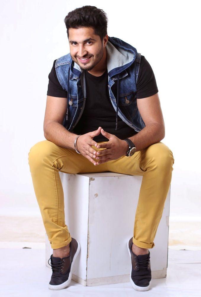 Jassi Gill Singer Height Weight Age Affairs Wife Biography