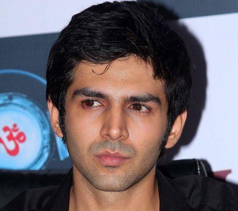 Kartik Aaryan Height Weight Age Affairs Biography More