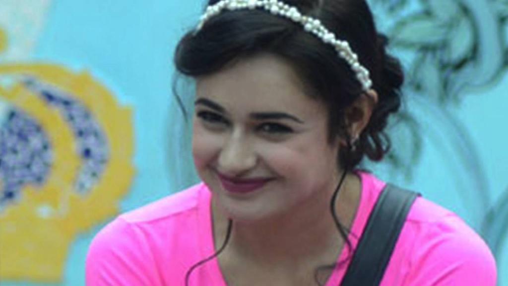 Prince Night Party With Bigg Boss 9 Yuvika Chaudhary On 16th April