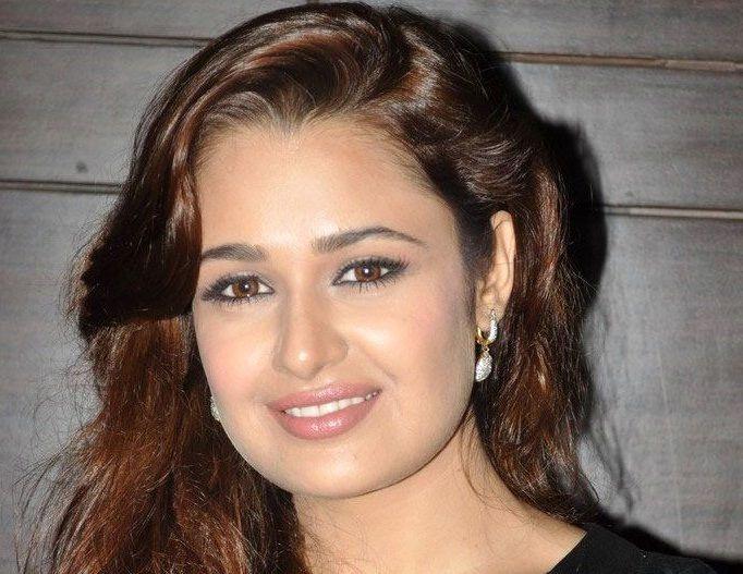 Yuvika Chaudhary Height Weight Age Affairs More StarsUnfolded