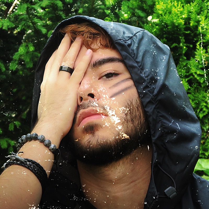 Nisrina Sbia is in a relationship with Instagram star Kristan van den Berg since